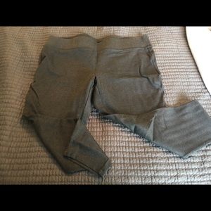 Gray cropped stretch pant
